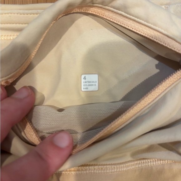 Women's lululemon speed up shorts. Size four and 2’ - Picture 3 of 3